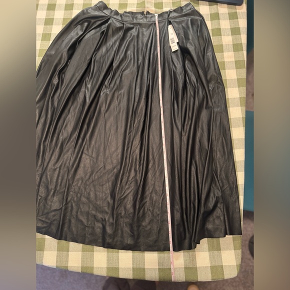 T Tahari Faux Leather Black A-Line Skirt - Picture 5 of 8